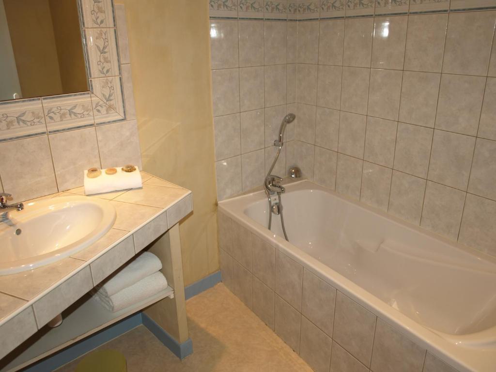 Hotel Arlequin Troyes Oda fotoğraf